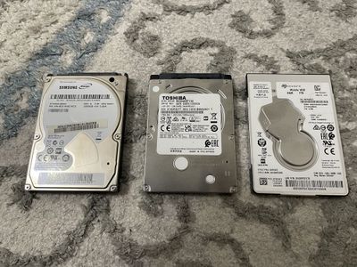 Продам 3 штуки жестких дисков HDD 2.5" от ноутбука