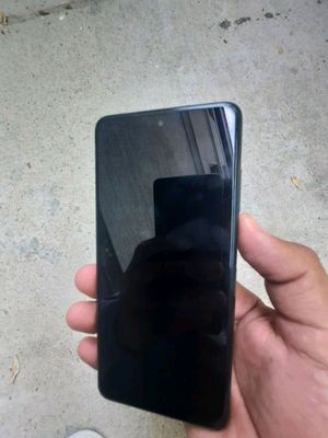 Poco x3pro xotirasi 256.8+5 sotiladi ili obmen