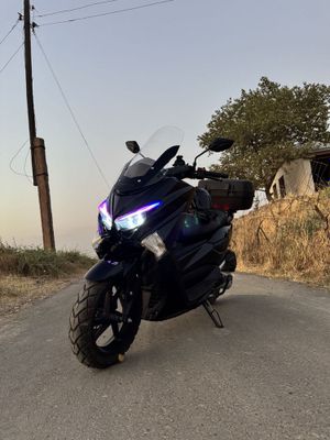 Skuter Smax Yamaha sotiladi