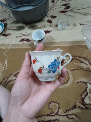 продается посуда,ковры имногое другое. цена дог