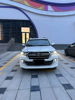 Toyota land cruiser 200 в отличном состояние