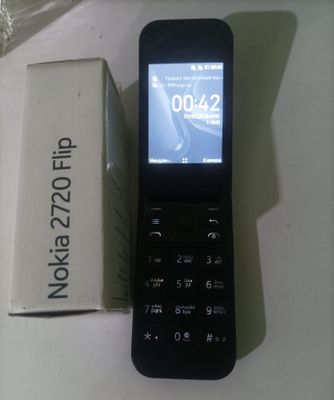 Nokia 2720 Flip