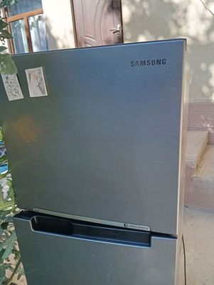 Holodinik Samsung yahwi ahvolda tez sotilishga