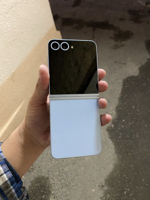 Samsung Z Flip 6