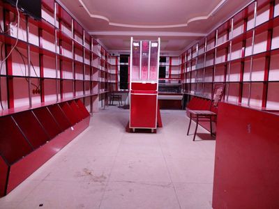 magazin uchun tayyor polkalar hamma narsasi bilan