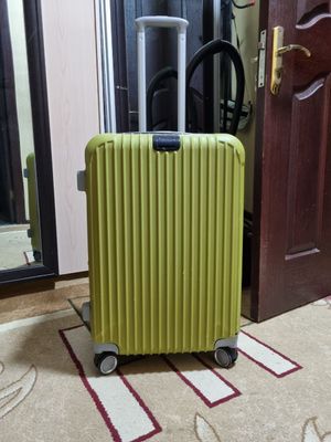Чемодан 60×40 см