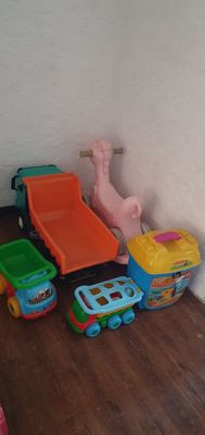Продам игрушки .