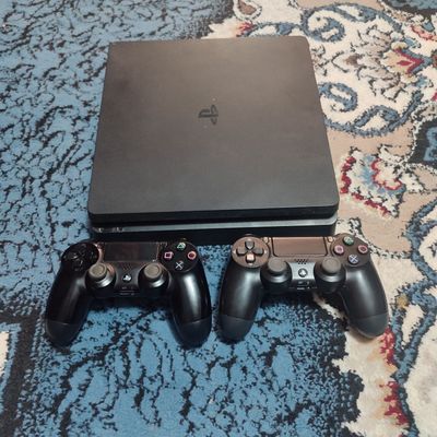 Playstation 4 slim