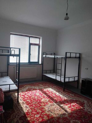 Yangi tashmi insitut yaqinida qizlar uchun ijaraga uy