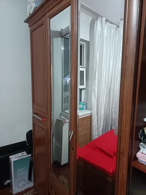 шкаф и кровать