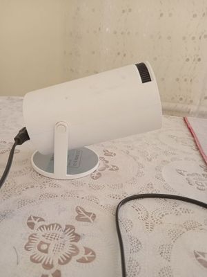 Проектор сотилади