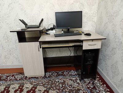 Kompyuter sotiladi Intel 2.9 GHz RAM 4GB HDD 512GB Stoli ham beriladi