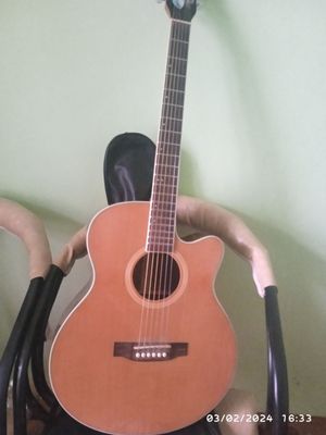 Getara akustik guitar acustic