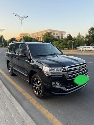 Tayota Land Cruiser 200