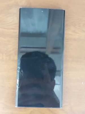 Samsung S22 Ultra 256GB qora ekran singan obmn Xga