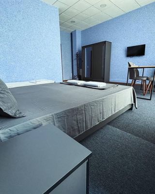 NEW LIFE hostel биз сизни кутвмиз хона нархларини келштириб берамиз