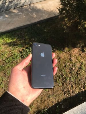 iPhone 8 64GB aybi yo'q