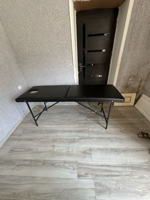 Kushetka masajni chamadonlik