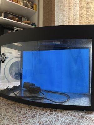 Akvarium but butun xich qati sinmagan