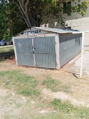 Гараж Sotiladi ochilib yopiladi.