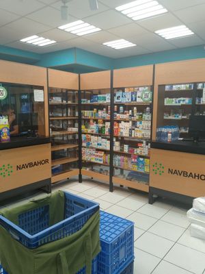 Фархадский перекресток 1линия в доль дороги 1этаж 130м² Юр адреса