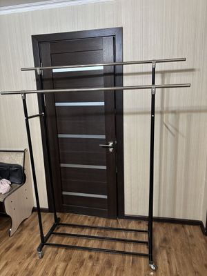 Напольная вешалка гардероб