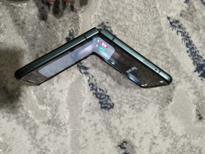 Программа samsung Galaxy z Filip 3 8/256