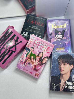 Карточки с kuromi и K-pop