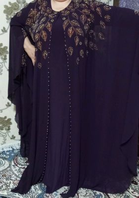 Dubay abayasi yangi kiyilmagan narxi 100$ .