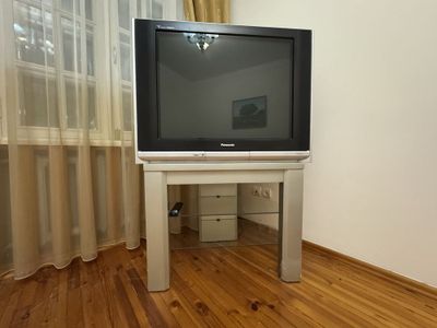 Телевизор Panasonic почти новый