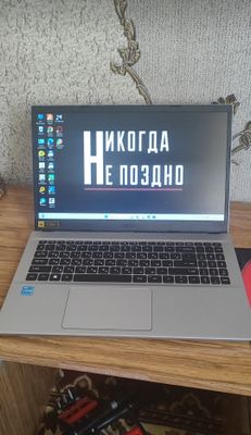 Noutbuk sotiladi Acer i3