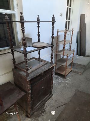 Продается антикварная  Этажерка.