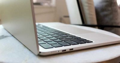 Mackbook Air M3 8/256 13-inch Starlight!