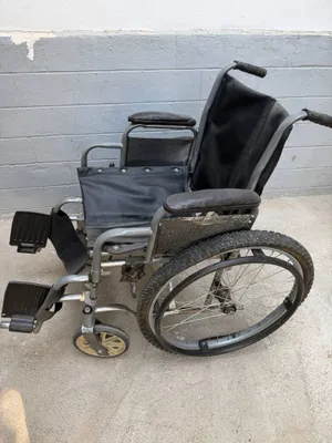 Коляска для инвалидов в хорошем состоянии