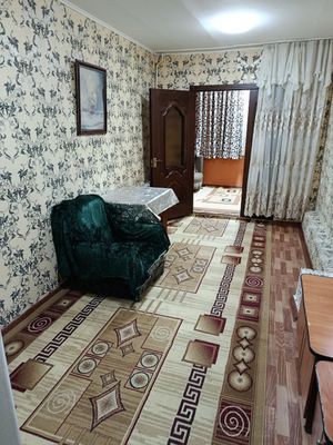 Сдаётся 1 комнатная переделанная в 2-х,6 этаж/12-этажки, 3. Станция ме
