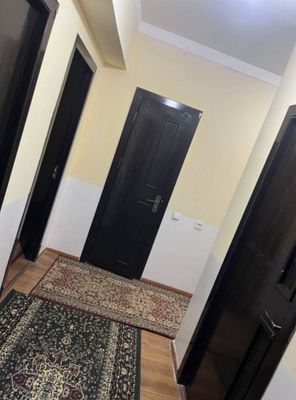 Ижарага 3 хонали квартира берилади обстоновка бор