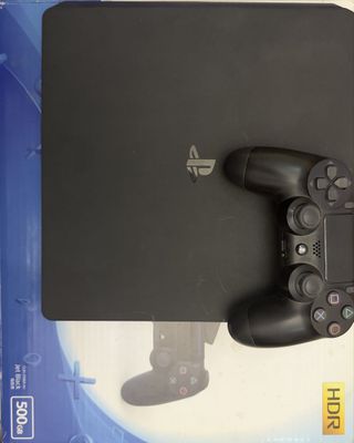 PlayStation 4 (500GB) б/у — отличное состояние