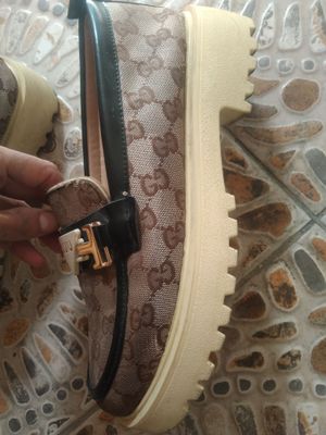 miu miu туфли цвет коричневатый , бренд