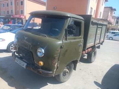 Uvazik sotiladi.
