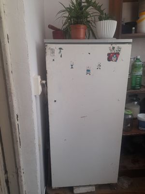 Xolodilnik sotiladi. Xolati yaxshi. Ishlashi chotki.
