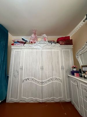 Spalniy Garnitur sotiladi srochno, holati yaxshi