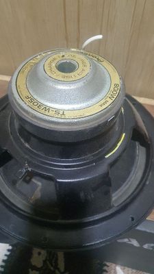 Сабвуфер subwoofer 800vat holati yaxshi