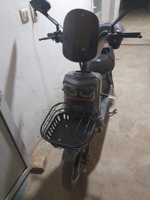 Продам скутур 350$