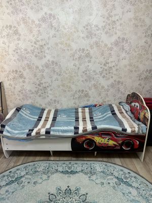 Продаю односпальную кровать для детской