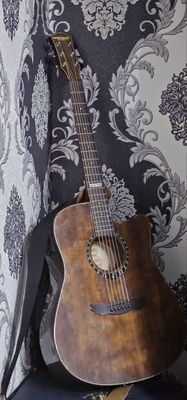 Orginal Gitara sotiladi