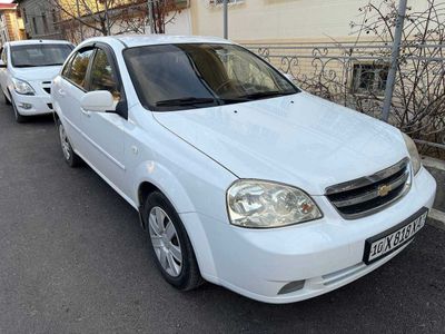 Продается Chevrolet Lacetti 1.8 2009 года надежный спутник на дороге!