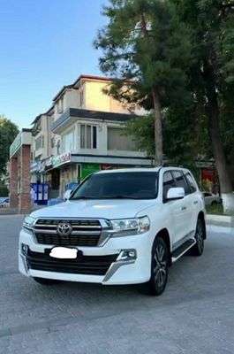 Toyota Land Cruiser 200