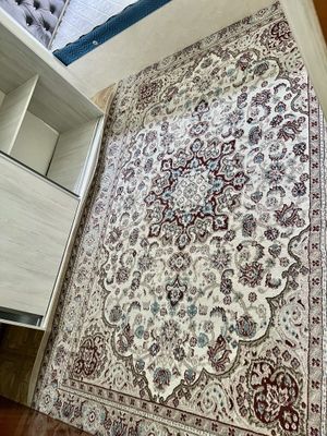 Gilam sotiladi 3 ga 2