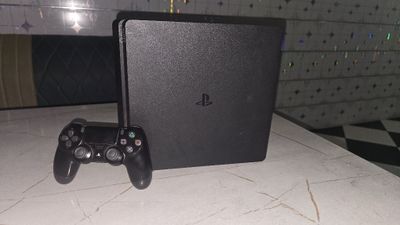 Playstation 4 slim sotiladi