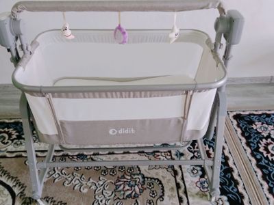 Uzi tebratadigan kravat holati yaxshi